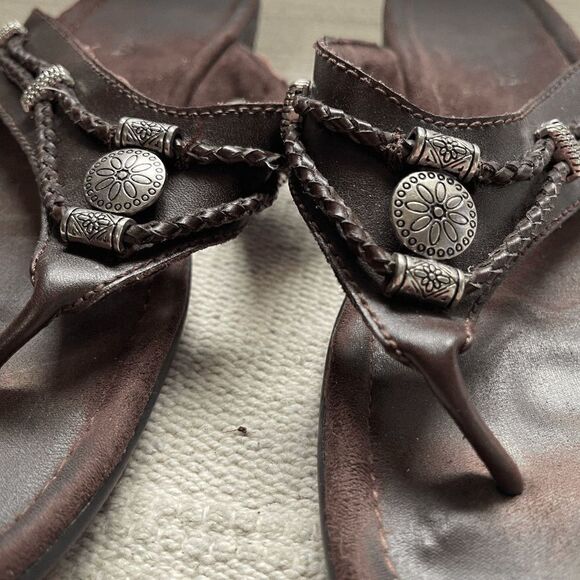Minnetonka Silverthorne Prism Flip Flops, Brown Leather - Picture 5 of 5